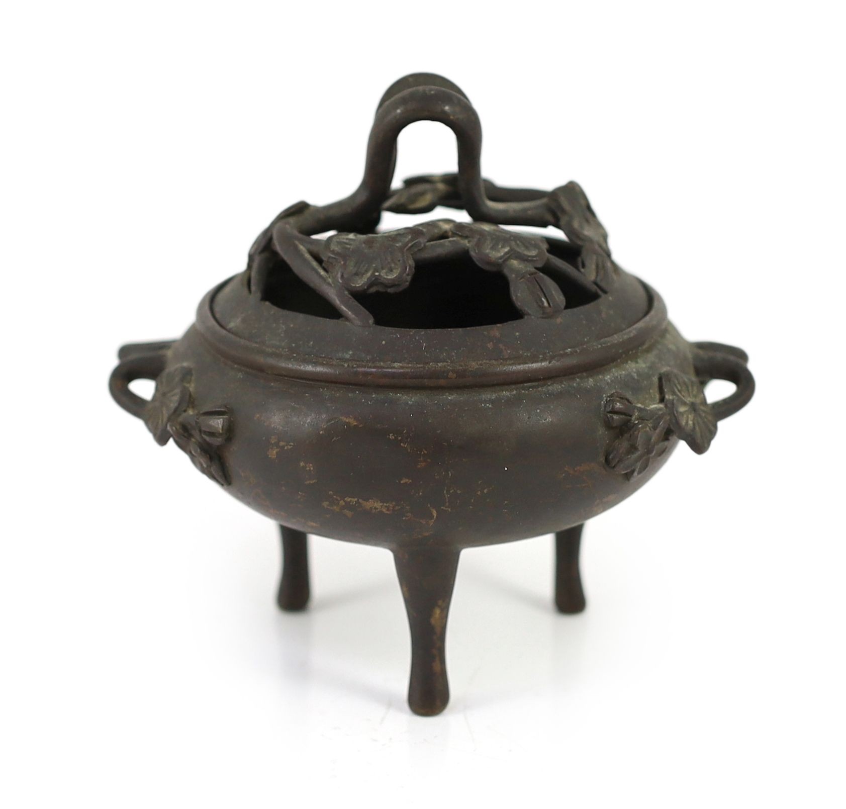 A Chinese bronze censer and cover, 19th century, 12cm wide